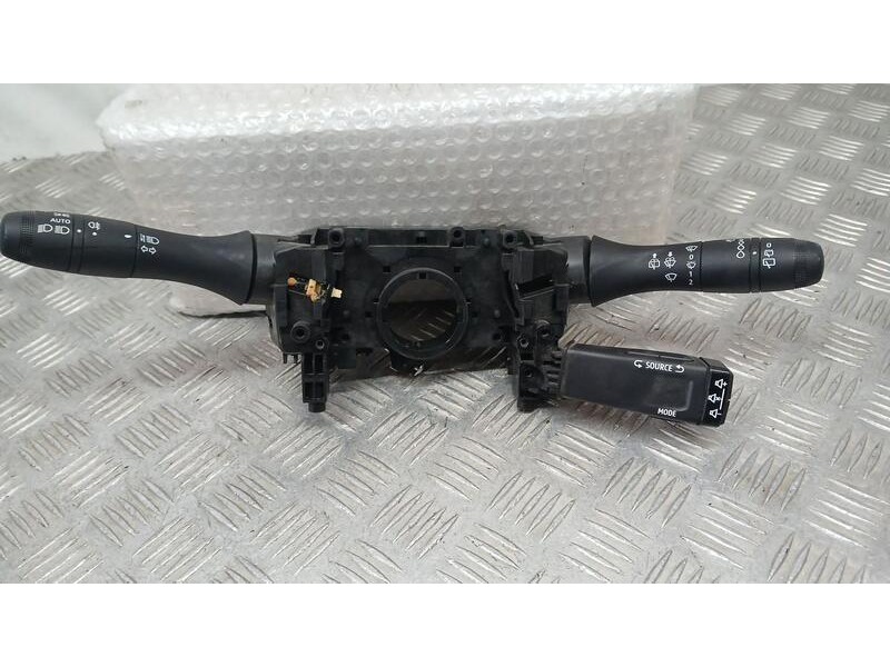 Recambio de mando luces y limpia para renault captur ii evolution referencia OEM IAM 255670343R LK 10540717