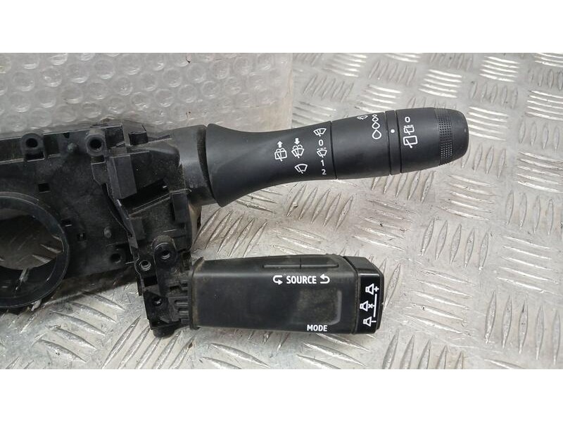 Recambio de mando luces y limpia para renault captur ii evolution referencia OEM IAM 255670343R LK 10540717