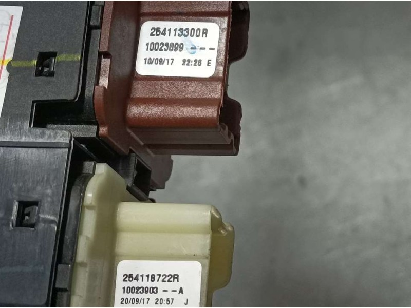 Recambio de mando elevalunas delantero izquierdo para renault captur zen referencia OEM IAM 254118722R 254113300R 