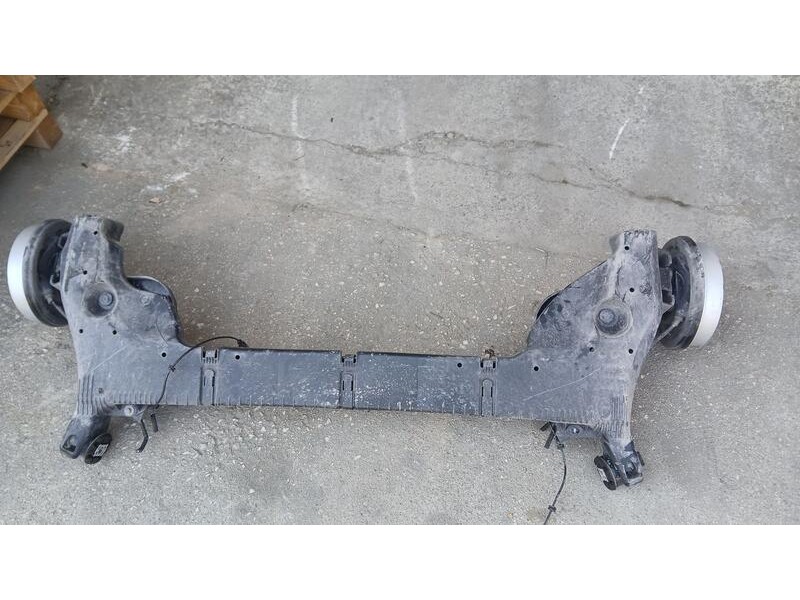 Recambio de puente trasero para renault captur ii evolution referencia OEM IAM 555019165R  TAMBOR , 5 TORNILLOS , C/ ABS