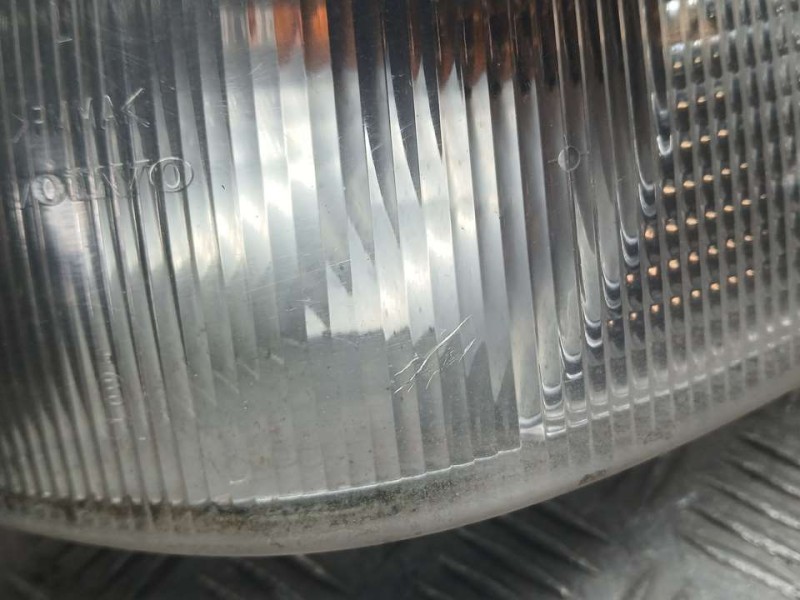 Recambio de piloto delantero izquierdo para volvo s70 berlina 2.0 referencia OEM IAM 9483178 8628243 TOCADO