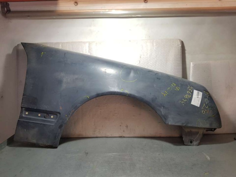 Recambio de aleta delantera derecha para mercedes-benz clase e (w210) berlina referencia OEM IAM   MUY TOCADA