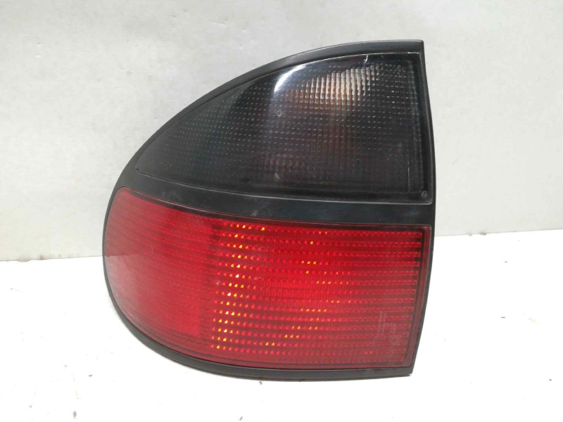 Recambio de piloto trasero izquierdo para renault laguna (b56) 2.0 referencia OEM IAM  1000000851304 