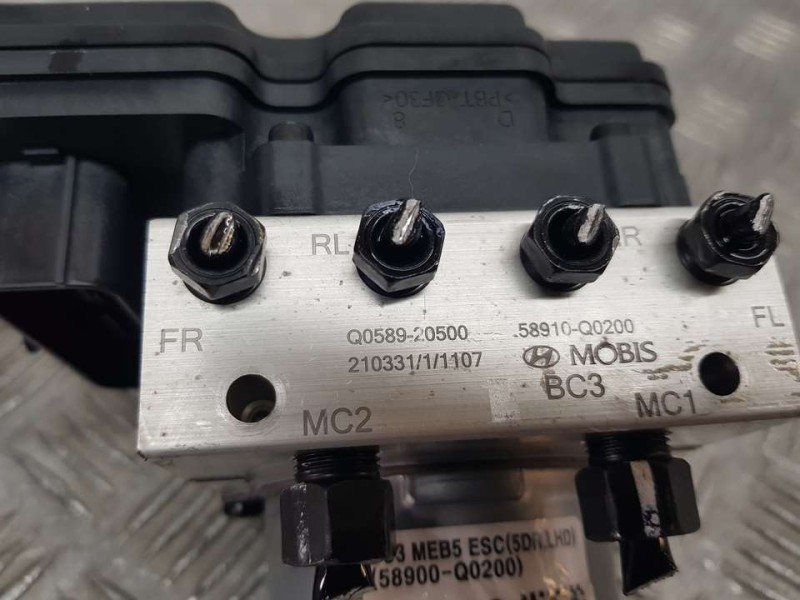 Recambio de abs para hyundai i 20 esence referencia OEM IAM 58900Q0200  