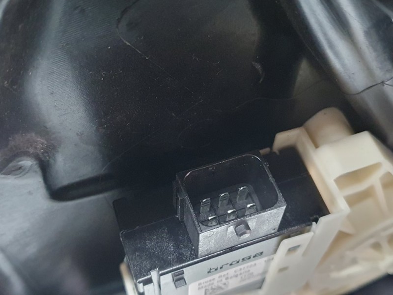 Recambio de elevalunas delantero derecho para jeep renegade longitude 4x2 referencia OEM IAM 521525490 C46786110 BROSE ELECTRICO