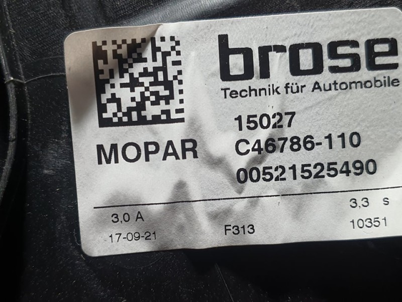 Recambio de elevalunas delantero derecho para jeep renegade longitude 4x2 referencia OEM IAM 521525490 C46786110 BROSE ELECTRICO