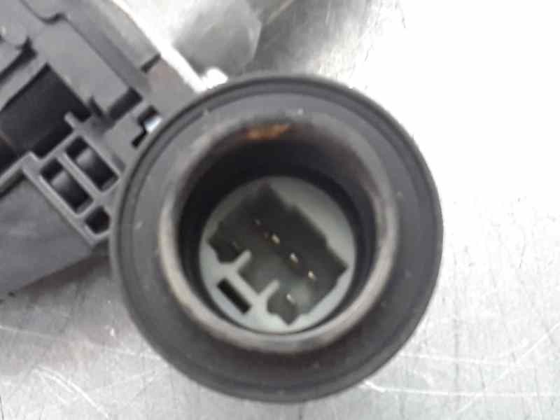 Recambio de elevalunas trasero derecho para toyota yaris active hybrid referencia OEM IAM  6 PINS ELECTRICO