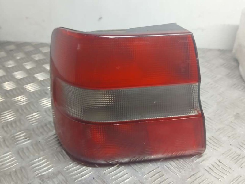 Recambio de piloto trasero izquierdo para volvo s70 berlina 2.0 referencia OEM IAM 9151480  EXTERIOR
