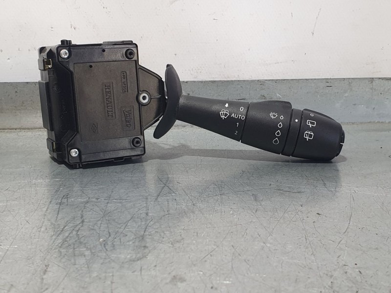 Recambio de mando limpia para renault clio iv limited referencia OEM IAM 255676085R  