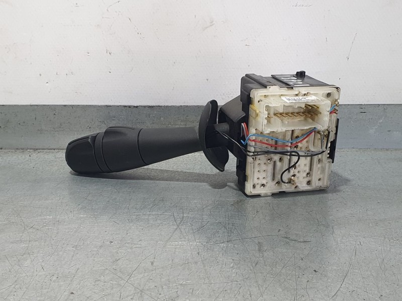 Recambio de mando limpia para renault clio iv limited referencia OEM IAM 255676085R  