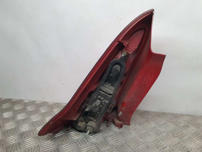 Recambio de piloto trasero derecho para citroën c4 coupe vtr referencia OEM IAM 9646801677 4CXX13404A 