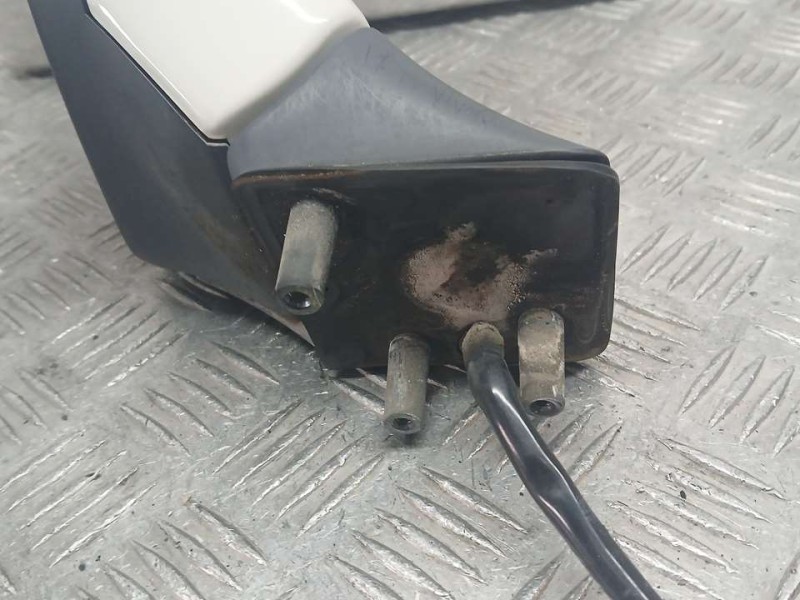 Recambio de retrovisor izquierdo para volvo s70 berlina 2.0 referencia OEM IAM 8626852  ELECTRICO 5 CABLES