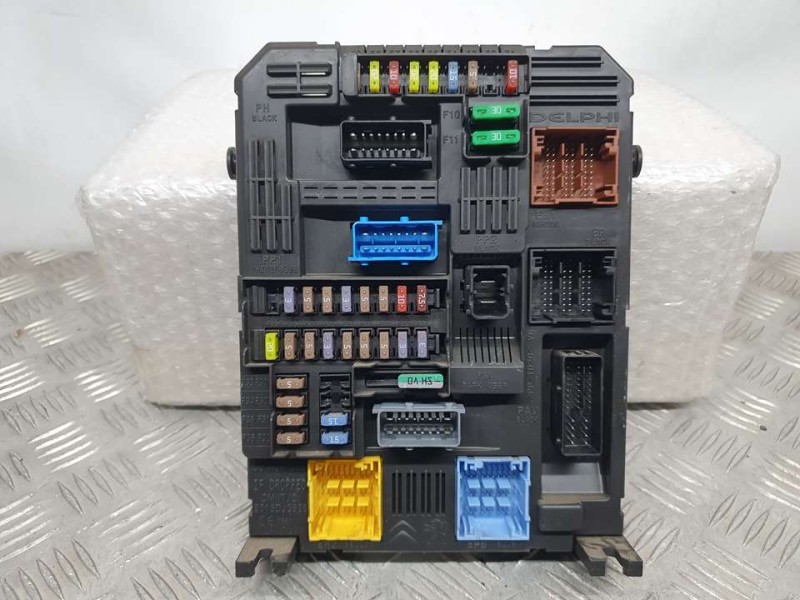 Recambio de caja reles / fusibles para ds 7 crossback performance line referencia OEM IAM 9830805680 2851840425 28625151