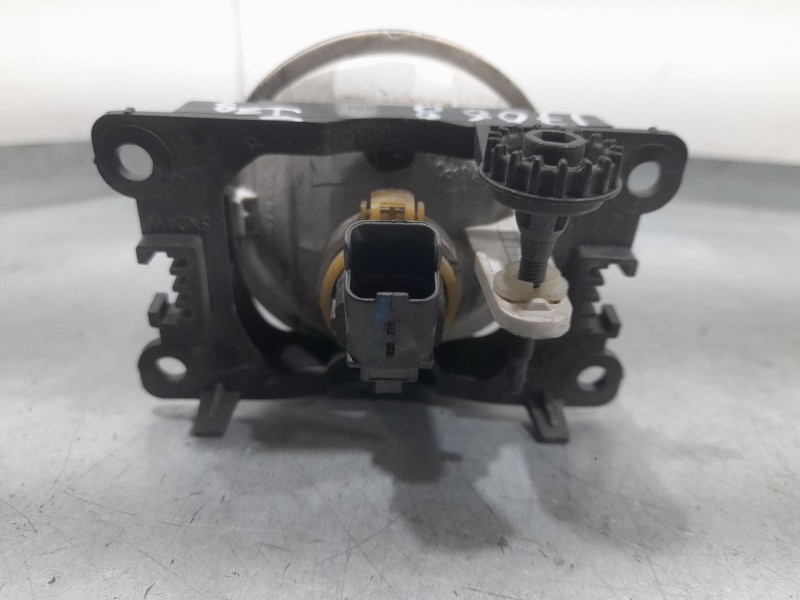 Recambio de faro antiniebla izquierdo para peugeot 5008 (0u_, 0e_) 1.2 referencia OEM IAM 11417102  