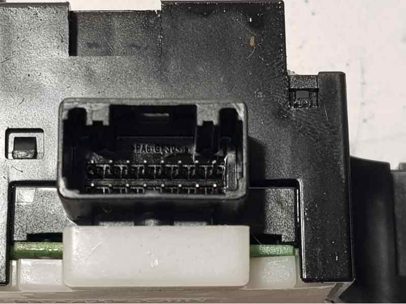 Recambio de mando luces y limpia para renault fluence expression referencia OEM IAM 255670040R  