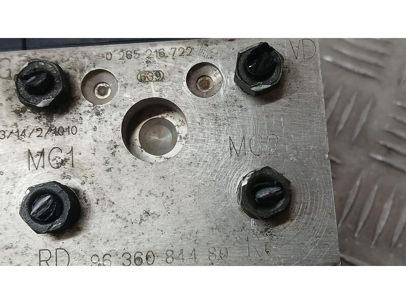 Recambio de abs para citroën xsara berlina premier referencia OEM IAM 9636084480 BOSCH 0265216722