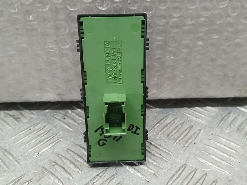 Recambio de mando elevalunas delantero izquierdo para fiat tipo ii (357) berlina easy referencia OEM IAM 7356323520  