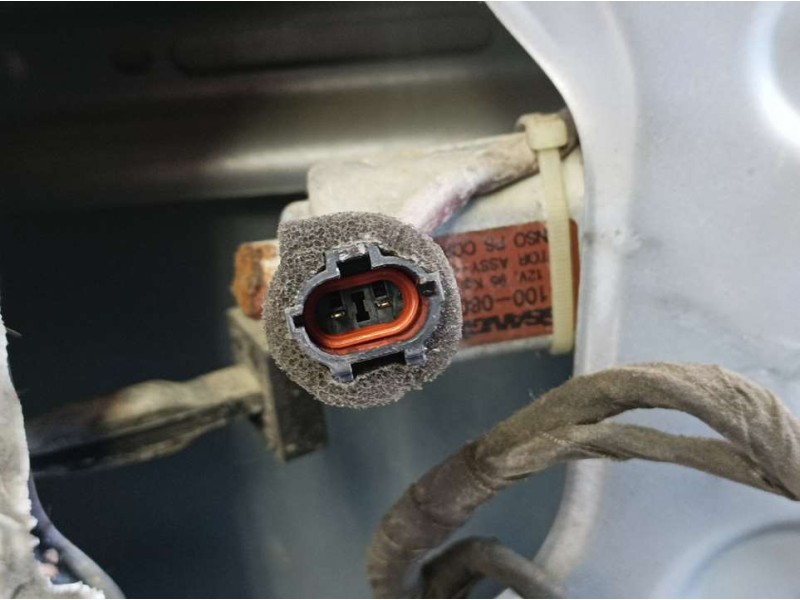 Recambio de elevalunas trasero derecho para ssangyong rexton rx 270 plus / 270 xdi plus referencia OEM IAM   ELECTRICO