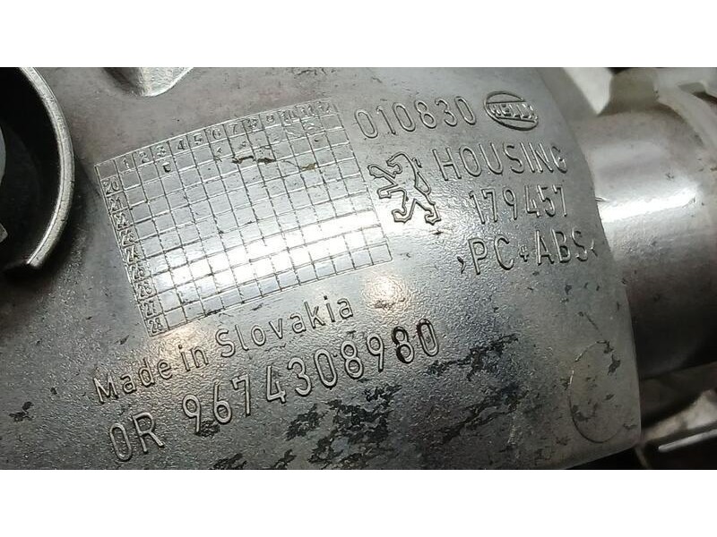 Recambio de piloto trasero central para peugeot 208 ii (ub_, up_, uw_, uj_) 1.2 puretech 100 referencia OEM IAM 9674308980  