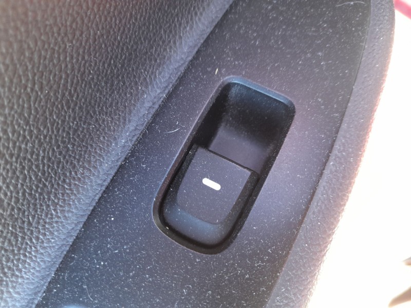 Recambio de mando elevalunas trasero izquierdo para hyundai i10 ii (ba, ia) 1.2 referencia OEM IAM 93575B40004  