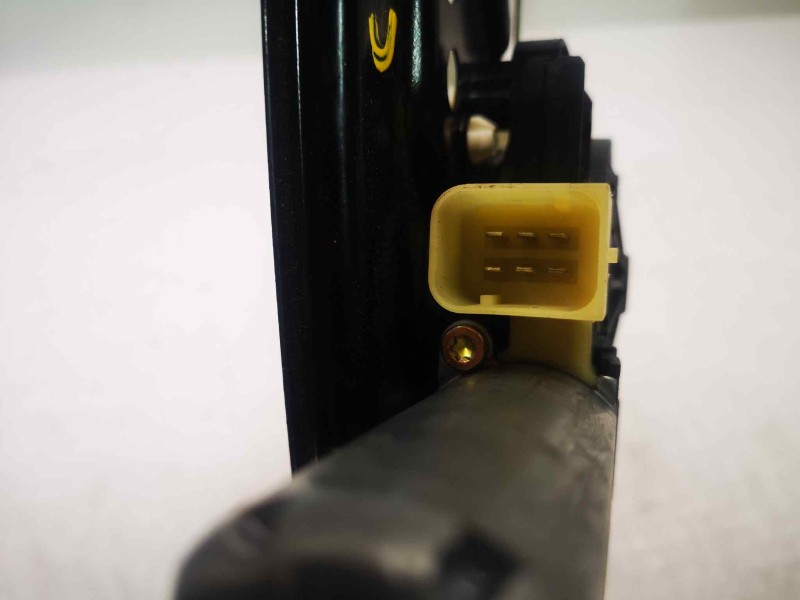 Recambio de elevalunas trasero derecho para mercedes-benz clase c (w203) berlina 2.2 cdi cat referencia OEM IAM  104047 6 PINS