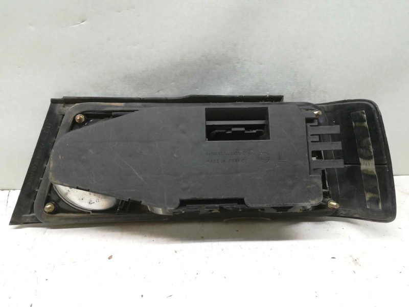 Recambio de piloto trasero izquierdo para peugeot 405 berlina 1.8 turbodiesel referencia OEM IAM   TOCADO