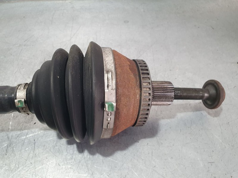 Recambio de transmision delantera izquierda para seat exeo berlina (3r2) style referencia OEM IAM 8E0407272AT 8150151484456 GWM