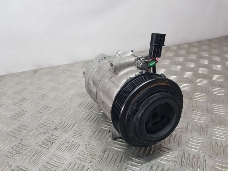 Recambio de compresor aire acondicionado para hyundai i 20 esence referencia OEM IAM 97701Q0000  HANON