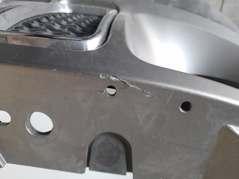 Recambio de rejilla delantera para jeep renegade longitude 4x2 referencia OEM IAM 735771853  TOCADA