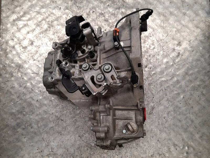 Recambio de caja cambios para hyundai i30 (gd) essence referencia OEM IAM ZG12FJ 128562 TOCADA 6VELOCIDADES