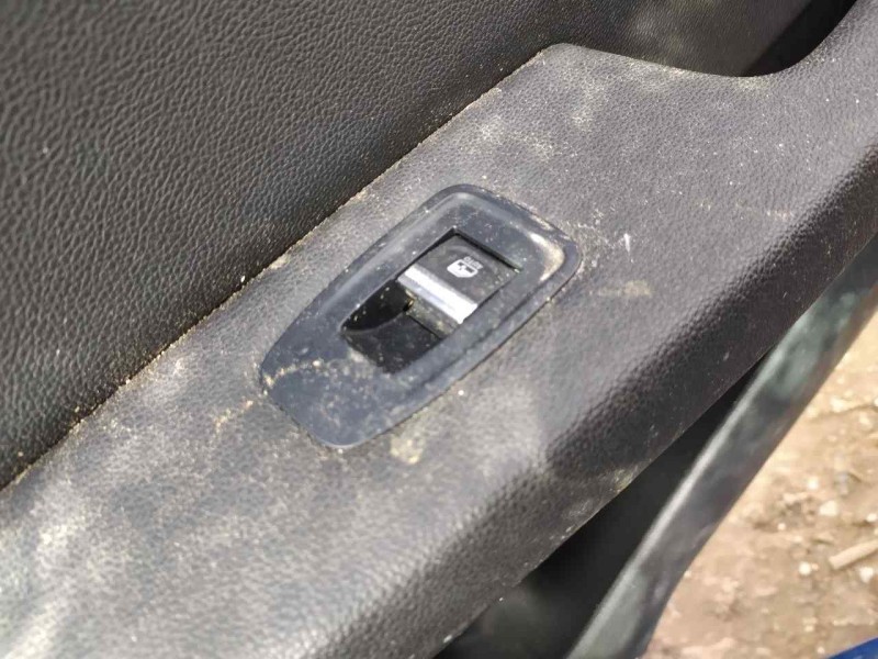 Recambio de mando elevalunas delantero derecho para renault clio v zen referencia OEM IAM 254019868R  