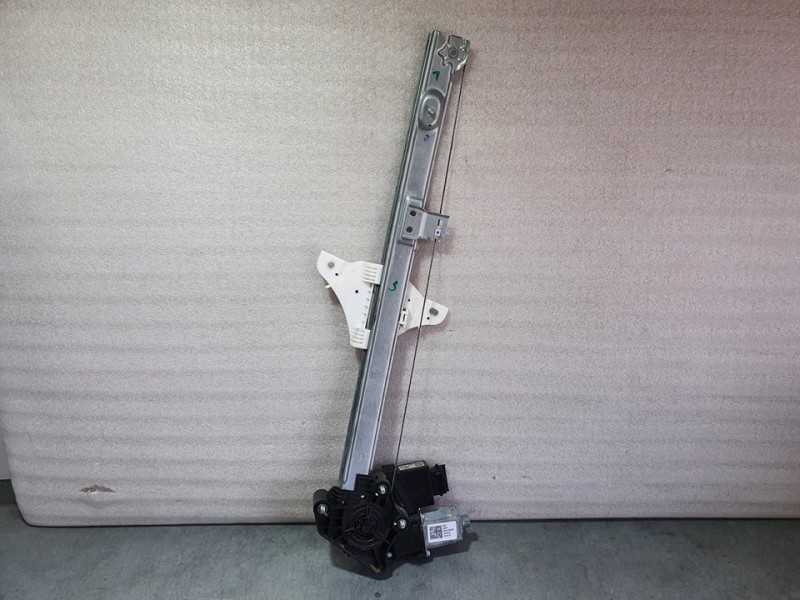 Recambio de elevalunas delantero izquierdo para hyundai i 20 esence referencia OEM IAM SIN REF  ELECTRICO 6 PINES