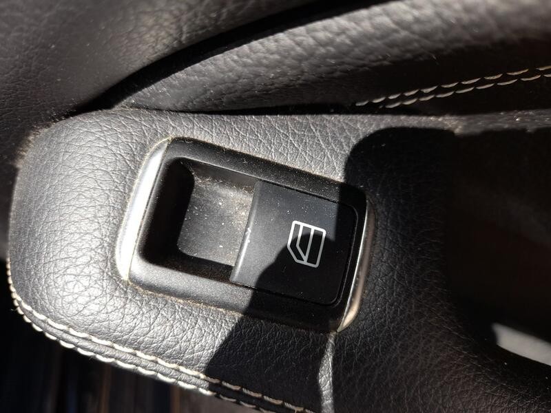 Recambio de mando elevalunas trasero derecho para mercedes-benz cla (w117) cla 200 referencia OEM IAM A2049058102  