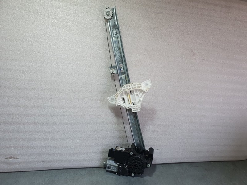 Recambio de elevalunas delantero izquierdo para hyundai i 20 esence referencia OEM IAM SIN REF  ELECTRICO 6 PINES