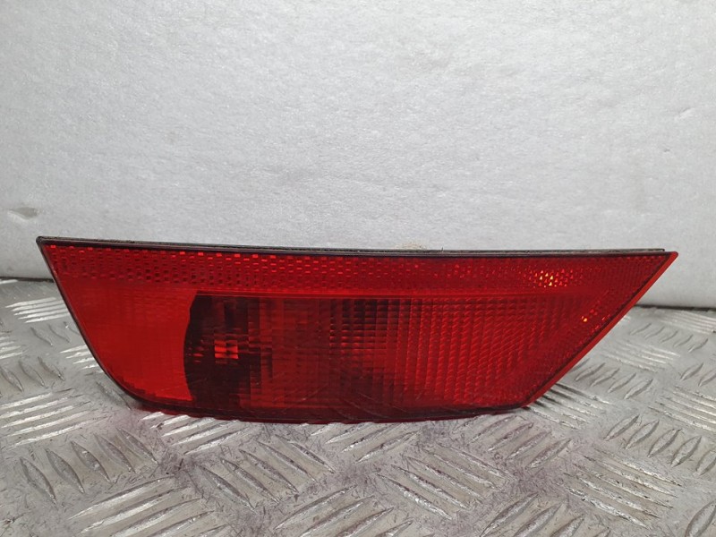 Recambio de piloto trasero izquierdo paragolpes para ford focus lim. (cb4) trend referencia OEM IAM 8V4115K273AB 2NR00973001 