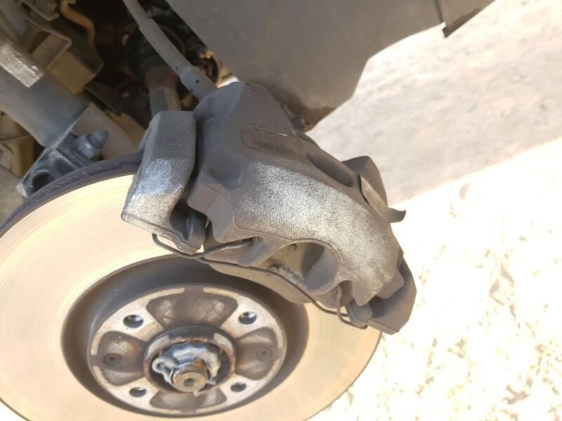 Recambio de pinza freno delantera derecha para peugeot 5008 (0u_, 0e_) 1.2 referencia OEM IAM 4400V8  