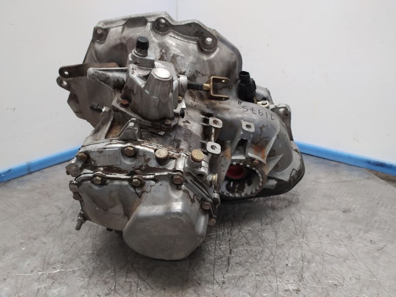 Recambio de caja cambios para daewoo tacuma cdx referencia OEM IAM 96350523 FC041225 5VELOCIDADES