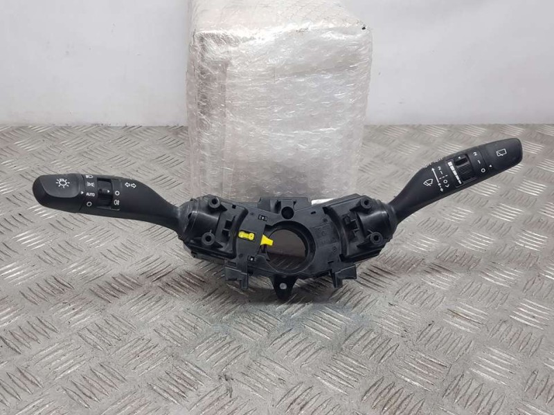 Recambio de mando luces y limpia para hyundai i 20 esence referencia OEM IAM 93403Q0850  
