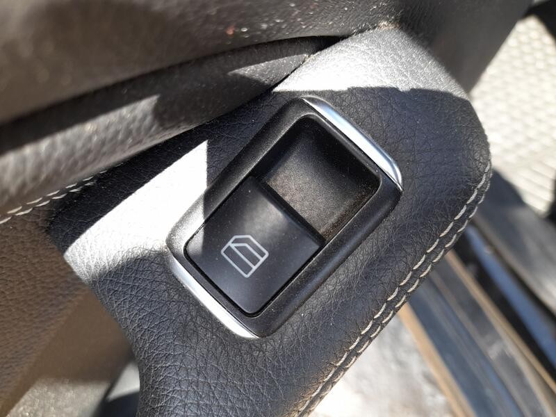 Recambio de mando elevalunas trasero izquierdo para mercedes-benz cla (w117) cla 200 referencia OEM IAM A2049058102  