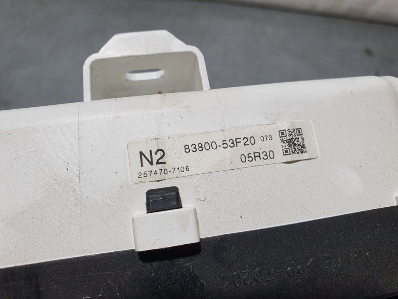 Recambio de cuadro instrumentos para lexus is 300h referencia OEM IAM 8380053F20 2574707106 