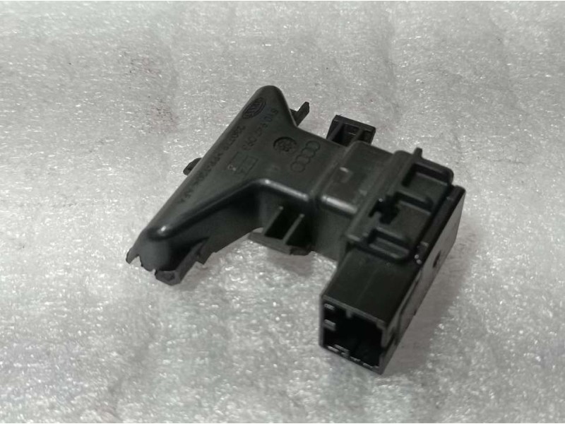 Recambio de modulo electronico para audi a3 sedan (8ys) 35 tdi s line referencia OEM IAM 8Y0947355 8Y0947093 HELLA