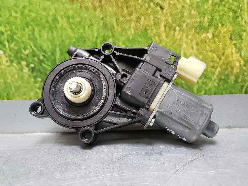 Recambio de motor elevalunas delantero derecho para ford fiesta (cb1) titanium referencia OEM IAM 8A6114553A 0130822407 BOSCH 2 