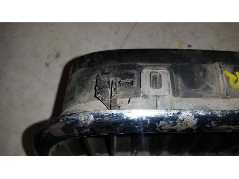 Recambio de rejilla delantera para bmw serie 5 berlina (e39) 520i referencia OEM IAM  PESTAÑAS ROTAS DERECHA