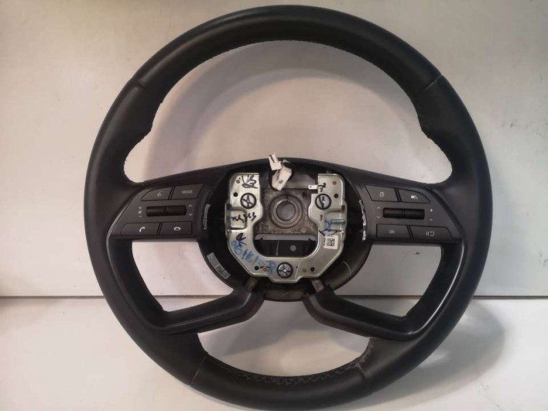 Recambio de volante para hyundai i 20 esence referencia OEM IAM 56100Q0GD0NNB  PIEL
