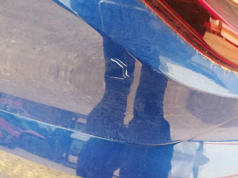 Recambio de porton trasero para renault clio v zen referencia OEM IAM 901008875R  TOCADO