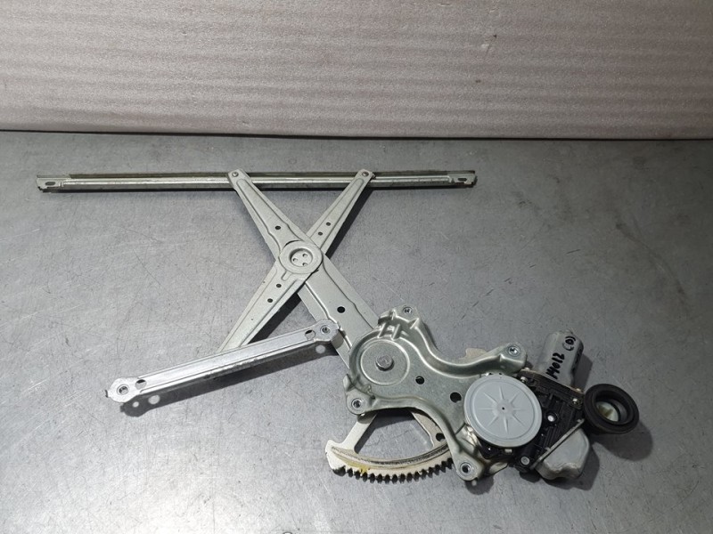 Recambio de elevalunas delantero izquierdo para lexus is 300h referencia OEM IAM SIN REF  ELECTRICO 7 PINES
