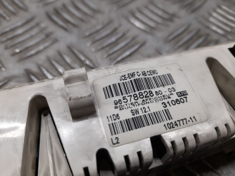 Recambio de pantalla multifuncion para citroën c4 coupe collection referencia OEM IAM 9657882880 102477711 