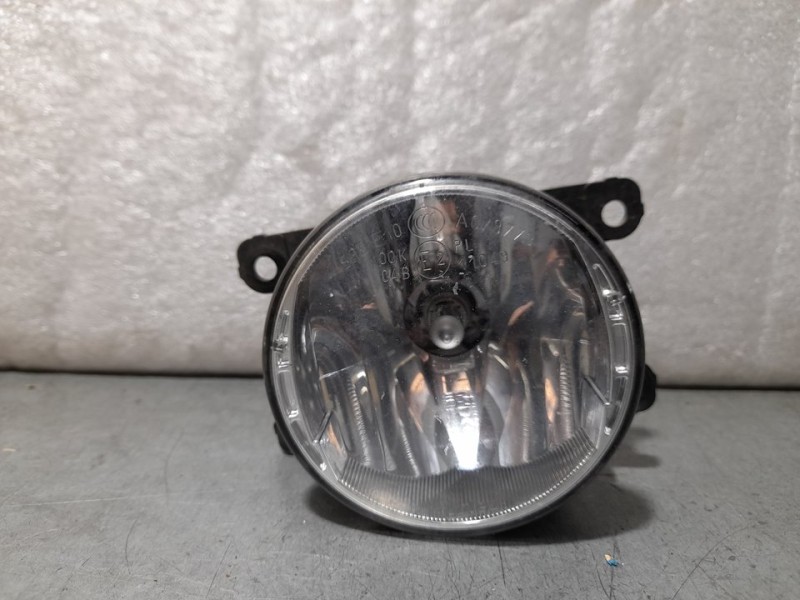 Recambio de faro antiniebla derecho para dacia duster sl eficacia 4x4 referencia OEM IAM 261500097R 89208691 VALEO