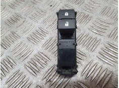 MANDO ELEVALUNAS DELANTERO DERECHO 76J068 