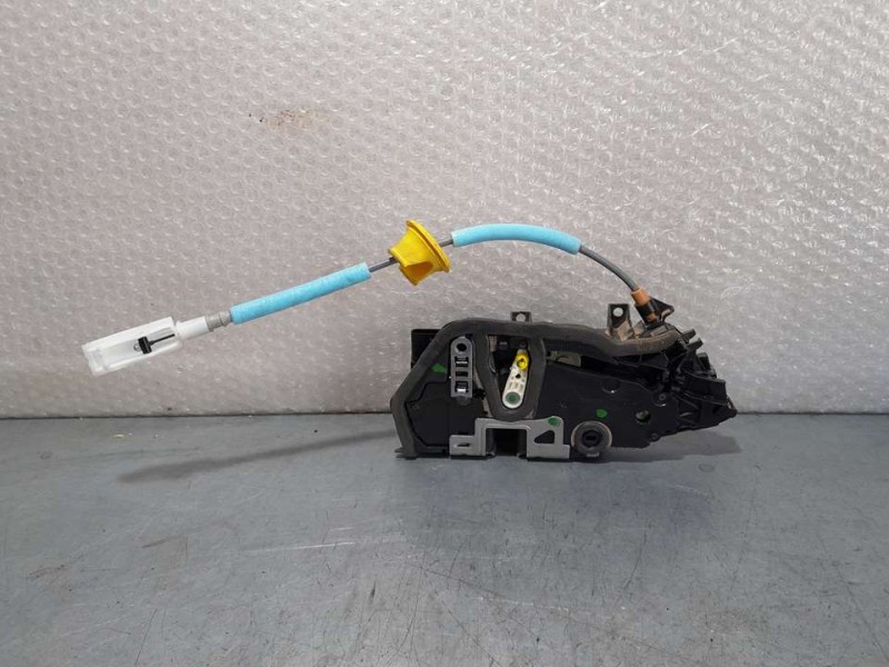 Recambio de cerradura puerta trasera izquierda para bmw serie 1 lim. (f40) 118d referencia OEM IAM 795614305  5 PINES